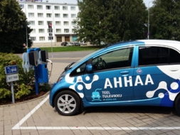 Veidos tīklu ar 235 elektrouzlādes stacijām