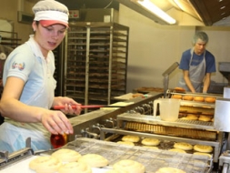 “Krūmiņa beķerejā” – septiņas jaunas tortes