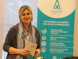 Māmiņas pateicīgas par gūtajām zināšanām