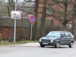 Madonā uzstāda satiksmes spoguļus