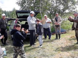 Pludiņmakšķerēšanas sacensības kutina nervus