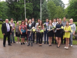 Sarkaņu pagasta pārvalde sveic absolventus