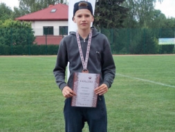 Jaunajiem vieglatlētiem – panākumi Latvijas čempionātā