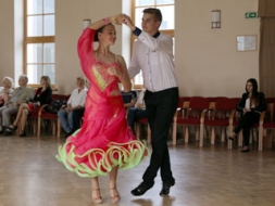 Atrāda jaunos sporta deju soļus