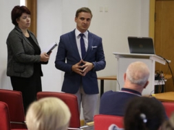 Nebeidzamā sabiedriskā apspriešana