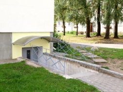 Atjauno ieeju, bet siltummezglu norobežos