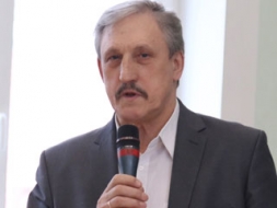 Turpinās cīnīties pret reformu