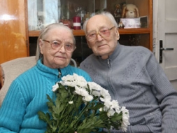 Atzīmē Briljanta kāzu gadadienu