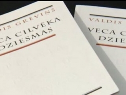Klausāmies Valda Grēviņa dzeju Madonas novada bibliotēkā!