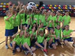 Sportiskās klases izcīna bronzu stafetēs