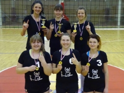 Komandas “Madona” volejbolistes – novada čempiones