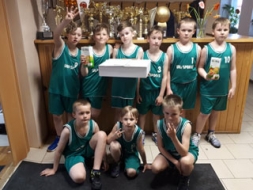 Turpinās U-9 basketbola komandas veidošana