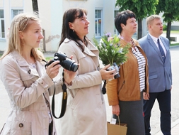 Atklāj piemiņas plāksni Pēterim Dolmanim