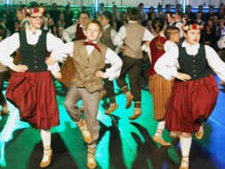 Madona svin pilsētas 91. jubileju