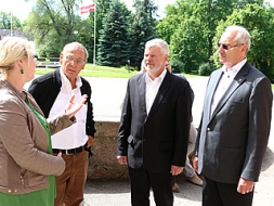 Uzņem sadarbības partnerus