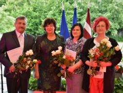 Apbalvoti NMPD darbinieki