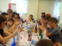 Jaunieši nometnē apgūst dažādas prasmes