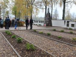 Sakārto Sarkaņu brāļu kapus