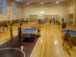 Sācies atklātais čempionāts galda tenisā