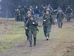 NATO karavīri trenējas Gaiziņā
