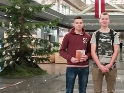 Apmeklē jauno zinātnieku forumu