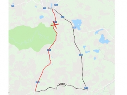 Pie Ērgļiem applūdis un slēgts reģionālā autoceļa posms