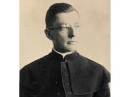 Atceras priesteri Aloiziju Broku