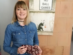 Nēsātājus silda latviski cimdiņi