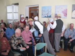 Ar Lieldienu dziesmām „Kastaņās”