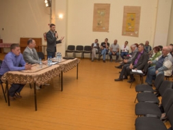 Amata pretendenti divi, emociju daudz