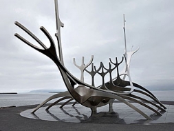 Skaistā un sirreālā Islande