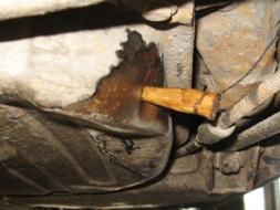 Nedrošs auto – bumba ar laika degli