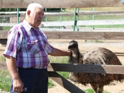 Putnu turēšana laukos ir populāra