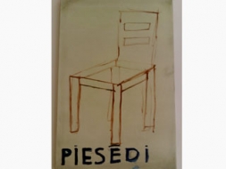 Izstāde „Krēsli” turpinās
