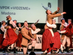 “Vidējais latvietis uzdanco Madonā”