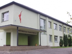 Vai Mētrienas pamatskolu slēgs?