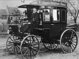 Ceļā dodas autobuss