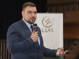Sekot līdzi, mainīties un attīstīties
