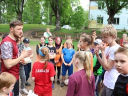 Veselības dienā aizraujas ar futbolu