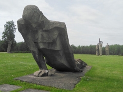 Tēlnieks Oļegs Skarainis – “Nesalauztais”