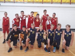 Basketbolisti spēlēs un atpūtā