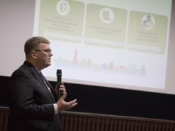 Noslēgušās konsultācijas ar pašvaldību deputātiem