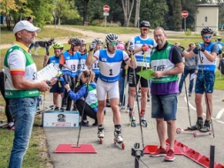 Izcīna godalgotas vietas rollerslēpošanas sprintā