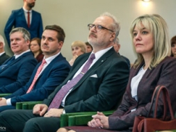 Pildot darba pienākumus, svarīga objektivitāte