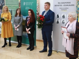 Atver izstādi par sievietēm – celmlauzēm