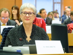 Konkurss lasītājiem “Satiec Sandru Kalnieti!”