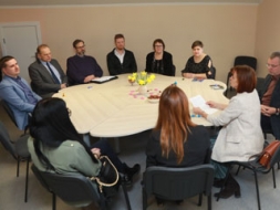 Apspriež mātes un bērna atbalsta centra atvēršanu