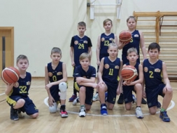 U-11 basketbolisti spēlē BBBL Cēsīs