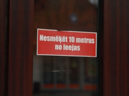 Par smēķēšanu sabiedriskās vietās