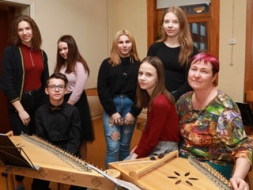 Madonas mūzikas skolas koklētāji